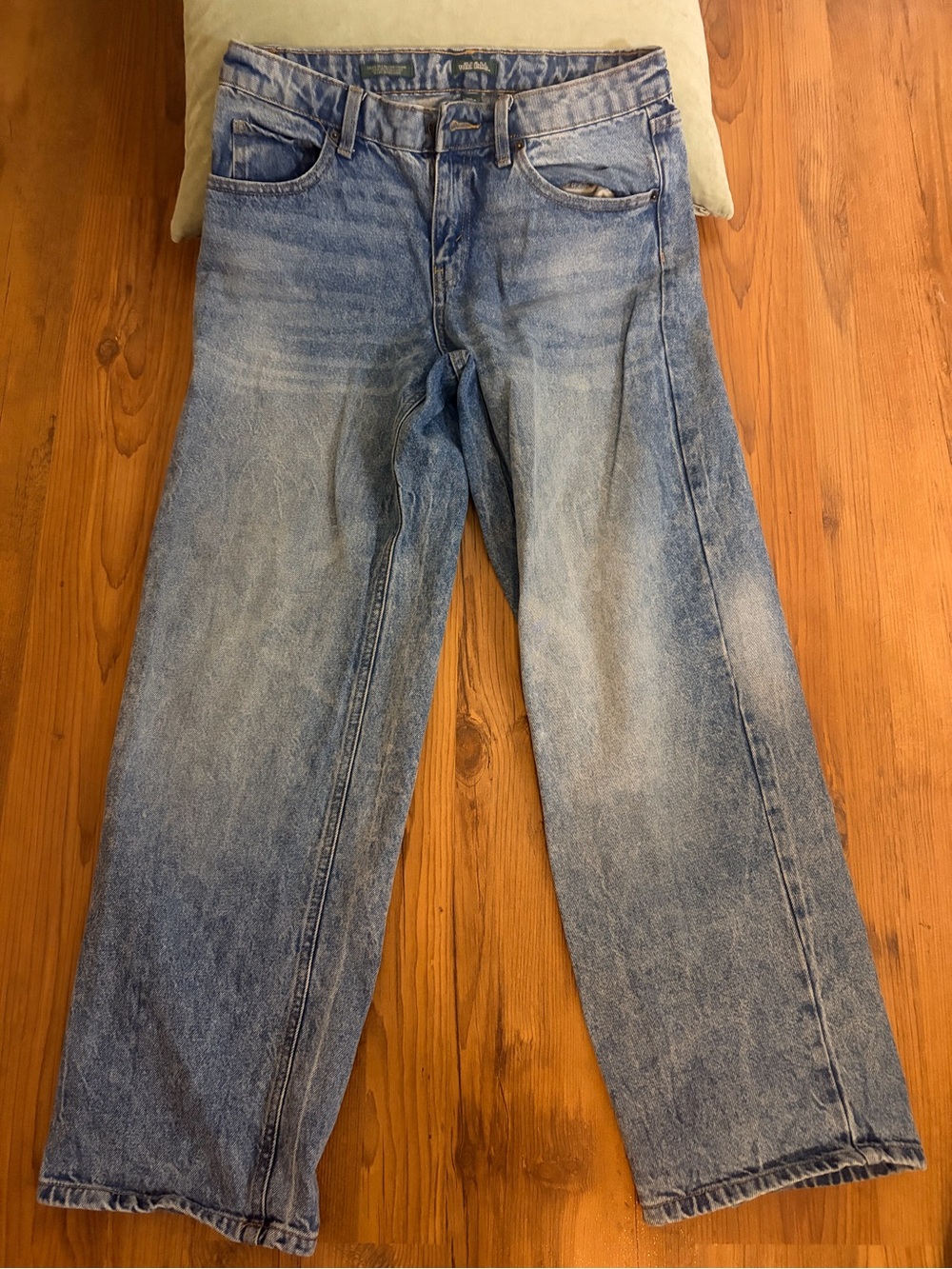 Wild Fable Jeans: mid-rise 90’s straight leg size 6 | fall jeans